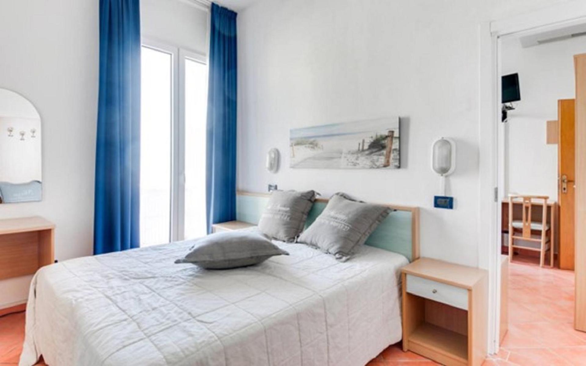 Hotel Delfino Milano Marittima Exterior foto
