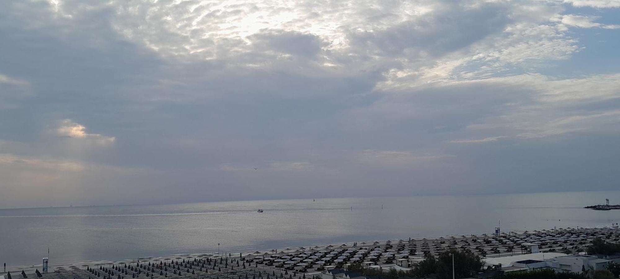 Hotel Delfino Milano Marittima Exterior foto